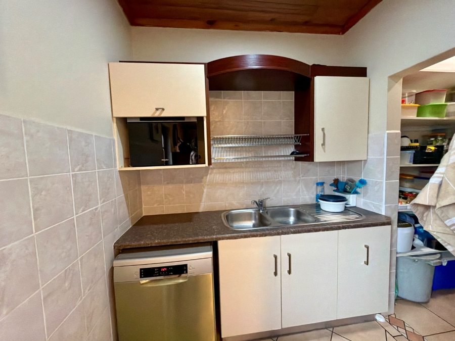 4 Bedroom Property for Sale in Loerie Park Western Cape